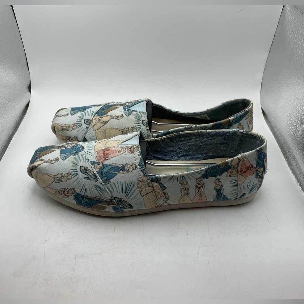 Toms X Disney Princesses womens loafers size 7